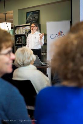 Jean Paul Van Bendegem spreekt tijdens zijn lezing.