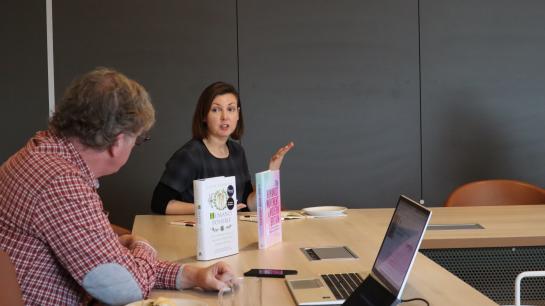 Rik Röttger en Madeleine Goodall tijdens lunchlezing op 29 november 2023
